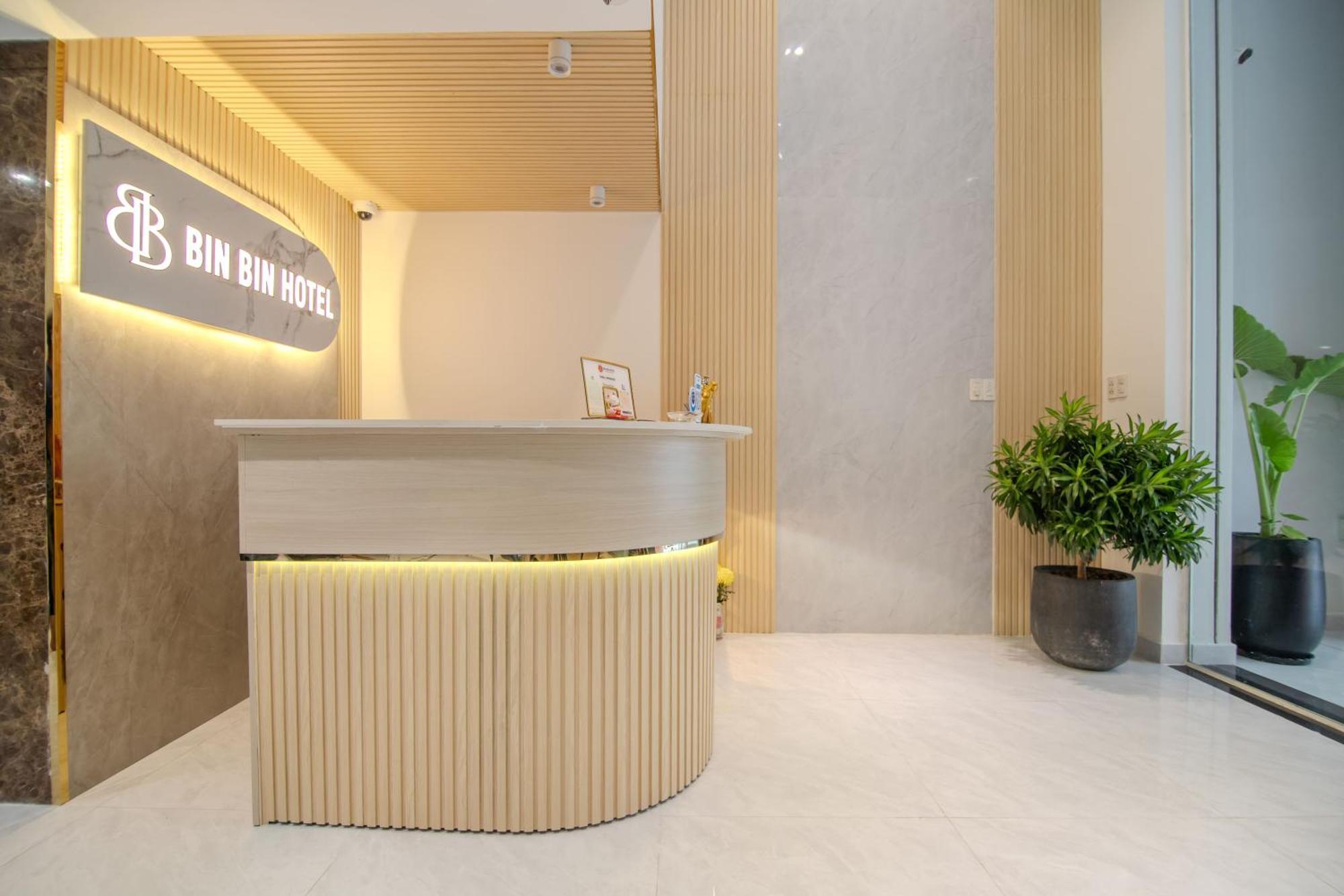 Bin Bin Hotel 6 - Near Secc D7 Хошимин Екстериор снимка
