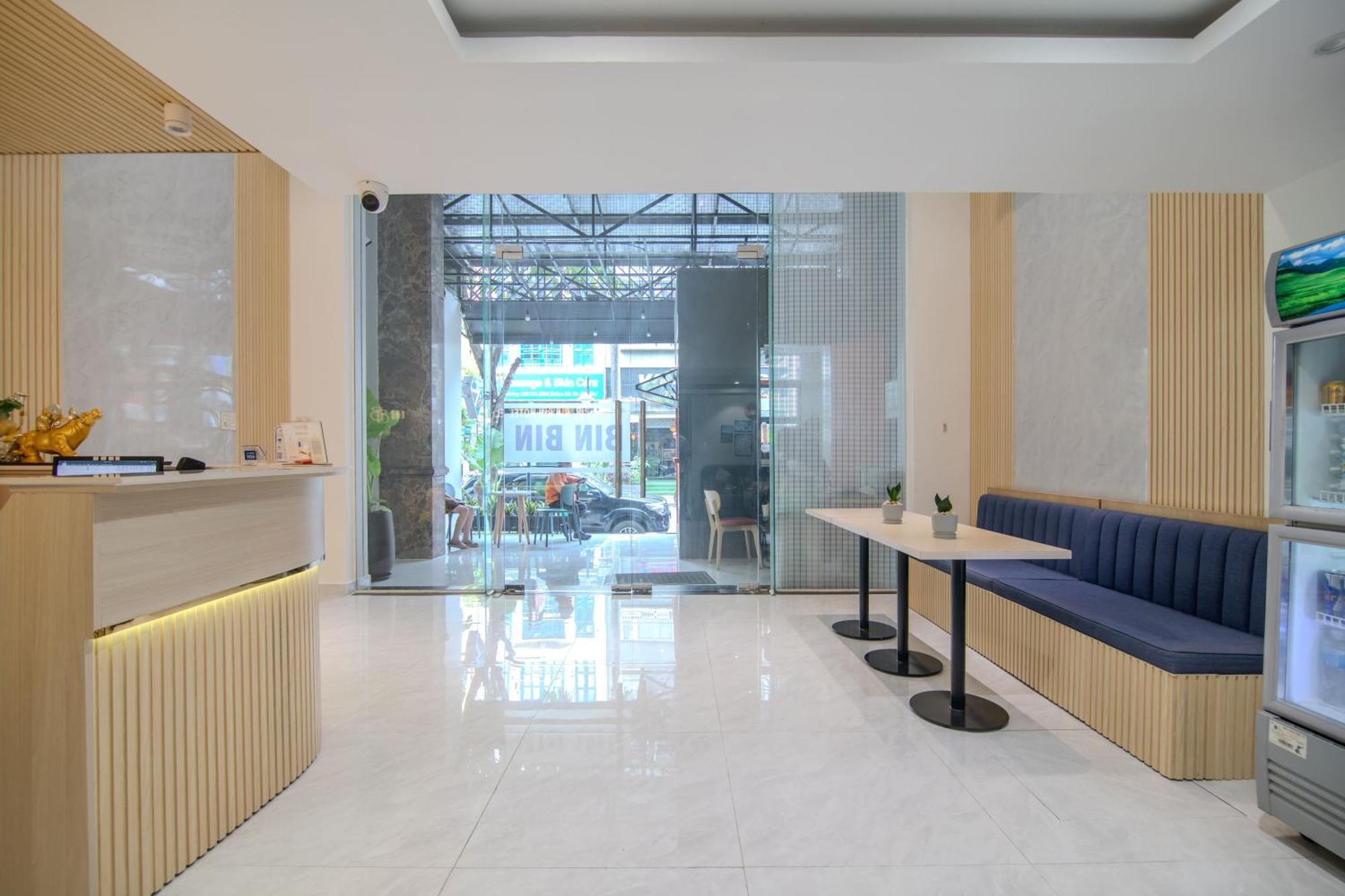 Bin Bin Hotel 6 - Near Secc D7 Хошимин Екстериор снимка